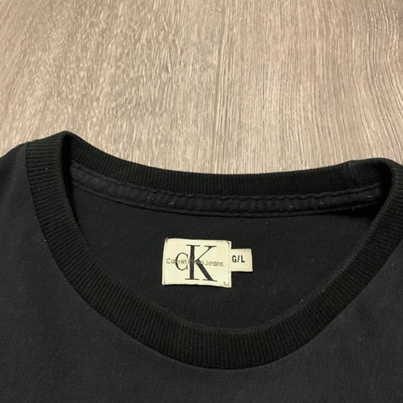 Vintage Calvin Klein T-Shirt - Picture 2 of 2